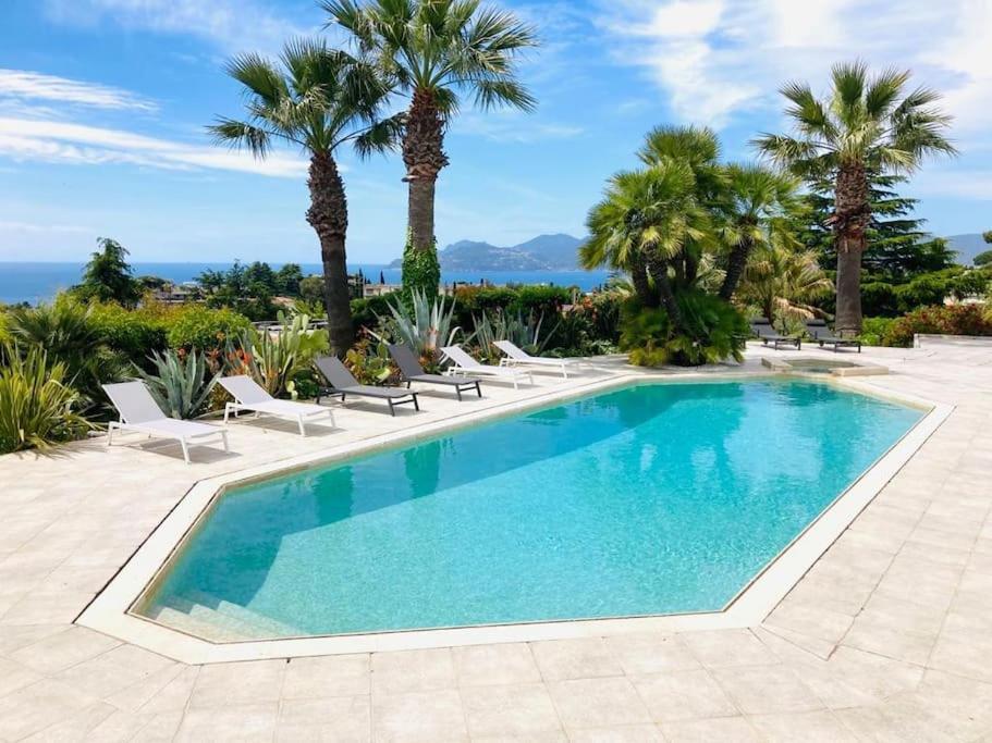 Villa Vue Mer Avec Piscine Au Calme Cannes Ngoại thất bức ảnh